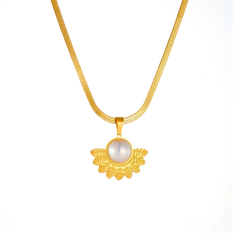 European and American cross-border fashion retro pearl inlaid fan-shaped feather pendant stainless steel chain gold-plated jewelry necklace