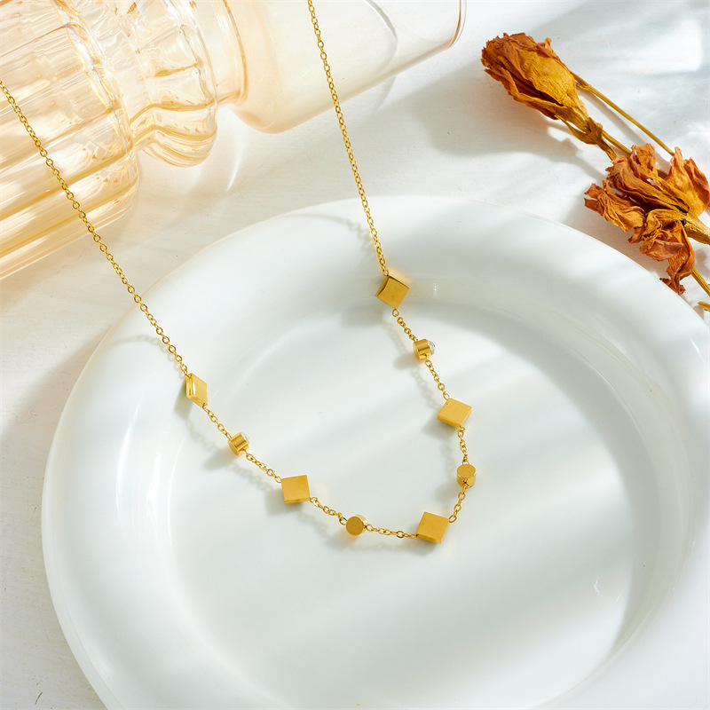 Cross-border fashion diamond-encrusted emerald square and round diamond accessories chain stainless steel jewelry necklace