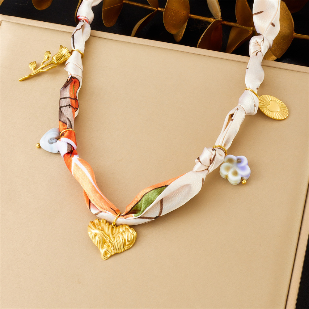 Cross-border popular elegant and versatile printed silk scarf, sexy leopard print, colorful flower drip heart sun pendant necklace