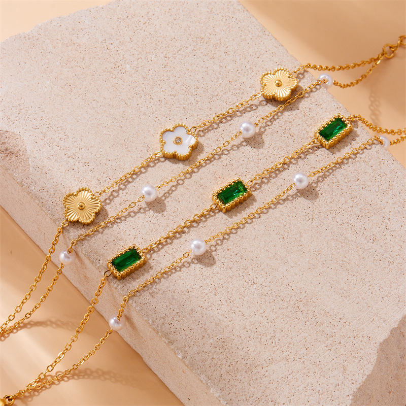 European and American style niche retro diamond-encrusted multi-layered gold-plated stainless steel chain square flower accessory bracelet