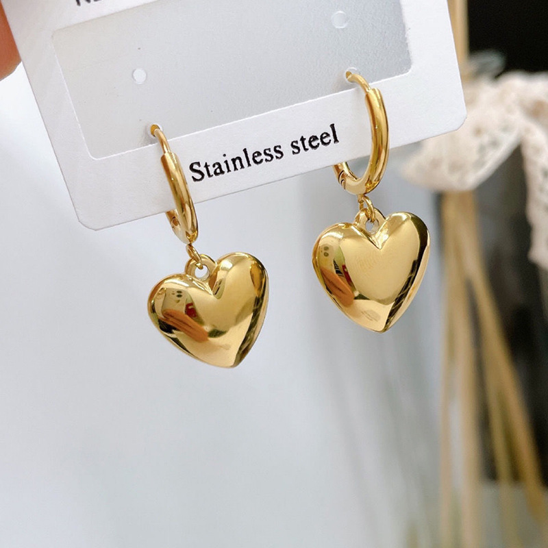 European and American trendy 3D heart-shaped minimalist earrings, unique, versatile, niche, sweet and cool style earrings.