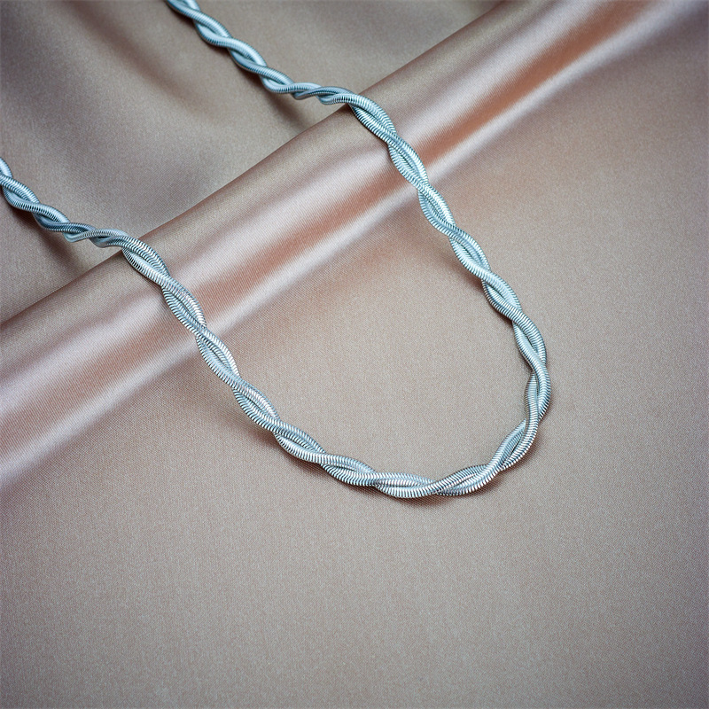 European and American style niche minimalist retro woven cable knit metal titanium steel clavicle chain bracelet set