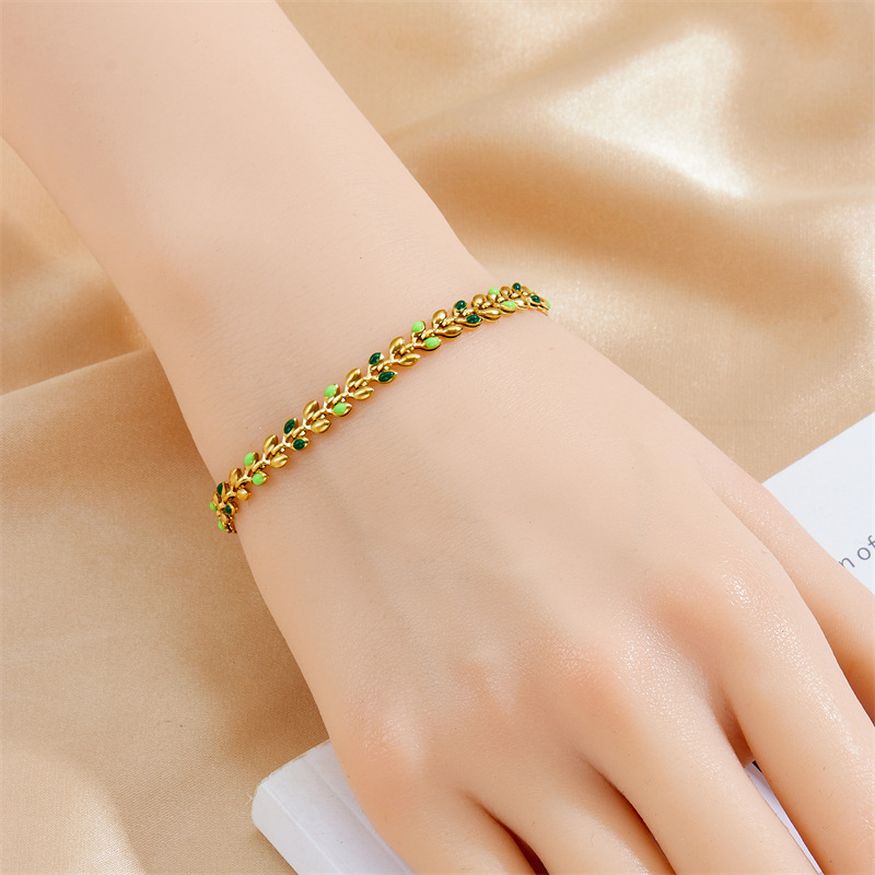 Cross-border fashion, simple and versatile design, gold-plated stainless steel dripping leaf chain jewelry bracelet