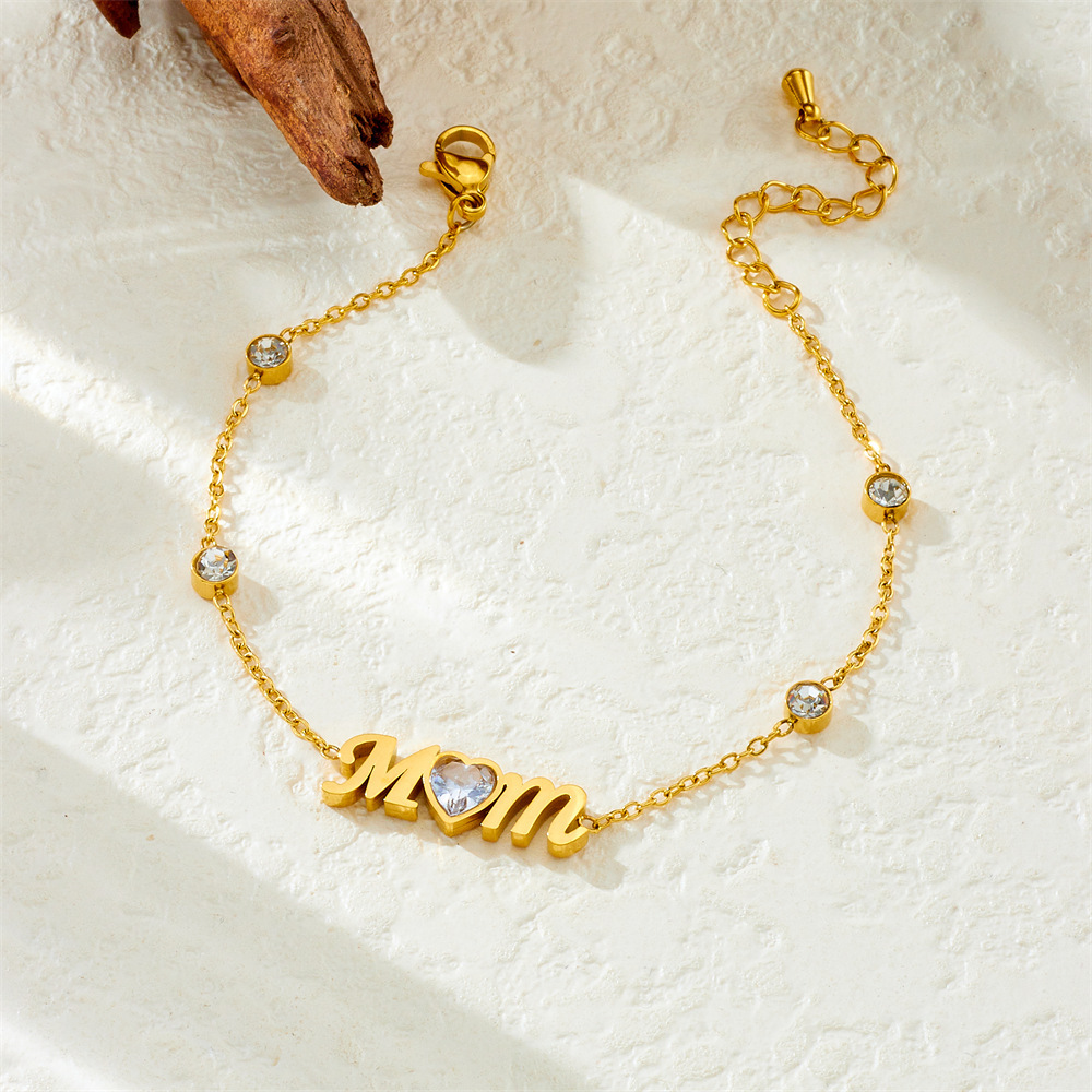 Korean style, fashionable and simple gold-plated diamond-encrusted heart-shaped MOM accessory chain stainless steel women's everyday wear bracelet
