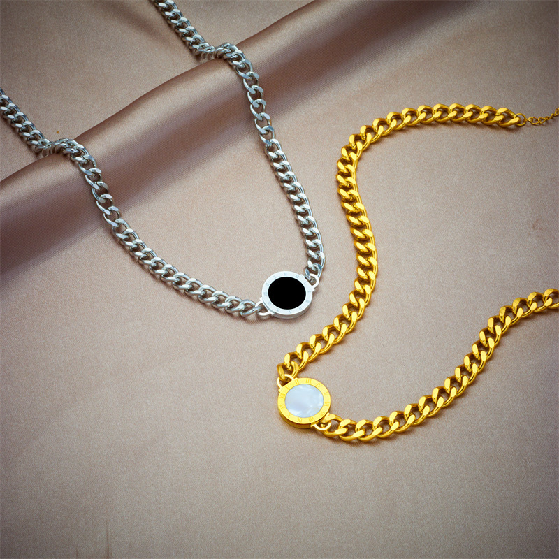 European and American fashion niche minimalist punk hip-hop metal heavy-duty round pendant connecting chain titanium steel necklace