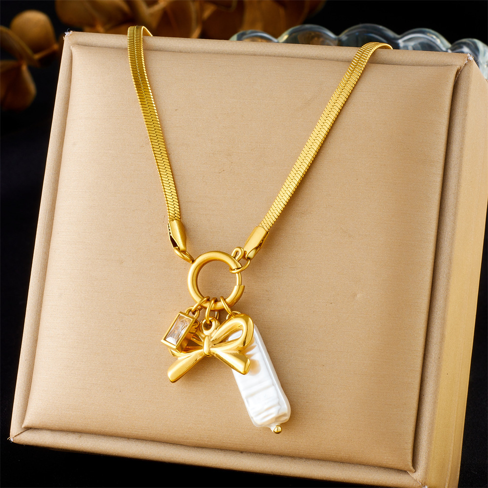 Cross-border fashion, elegant retro gold-plated stainless steel chain bow heart pearl pendant necklace