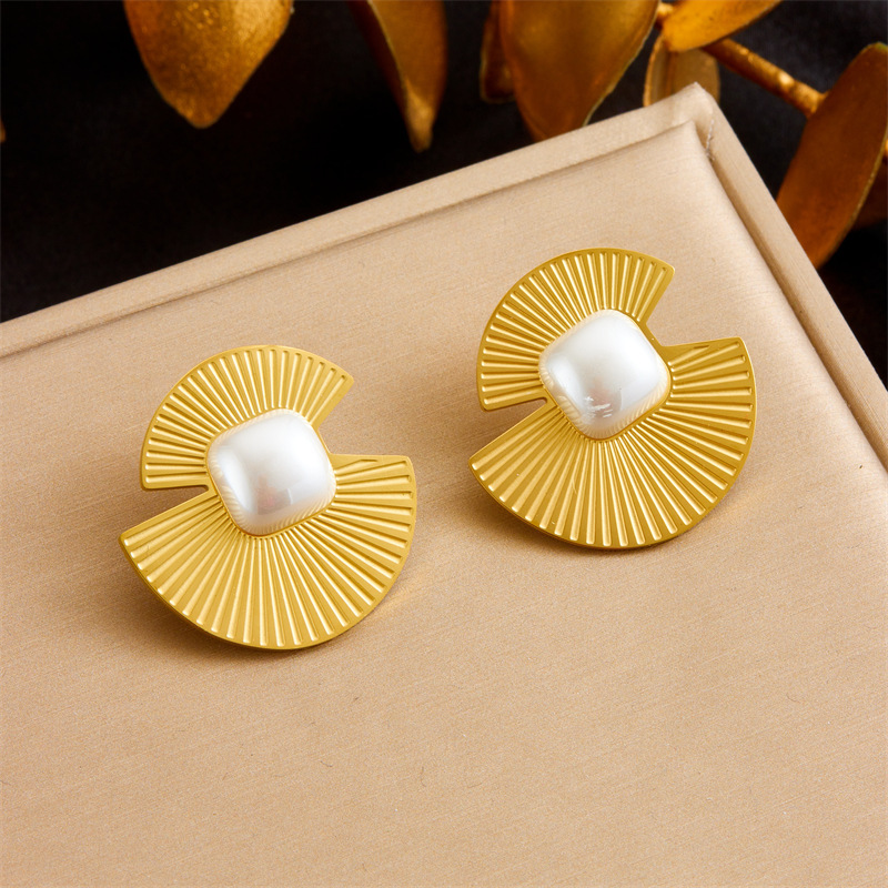 European and American style, retro and high-end, metal fan-shaped square pearl accessories, stainless steel jewelry earrings