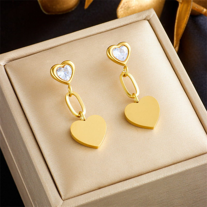 Stylish, niche, minimalist, retro-style diamond-encrusted heart-shaped long earrings with titanium steel gold-plated pendant.