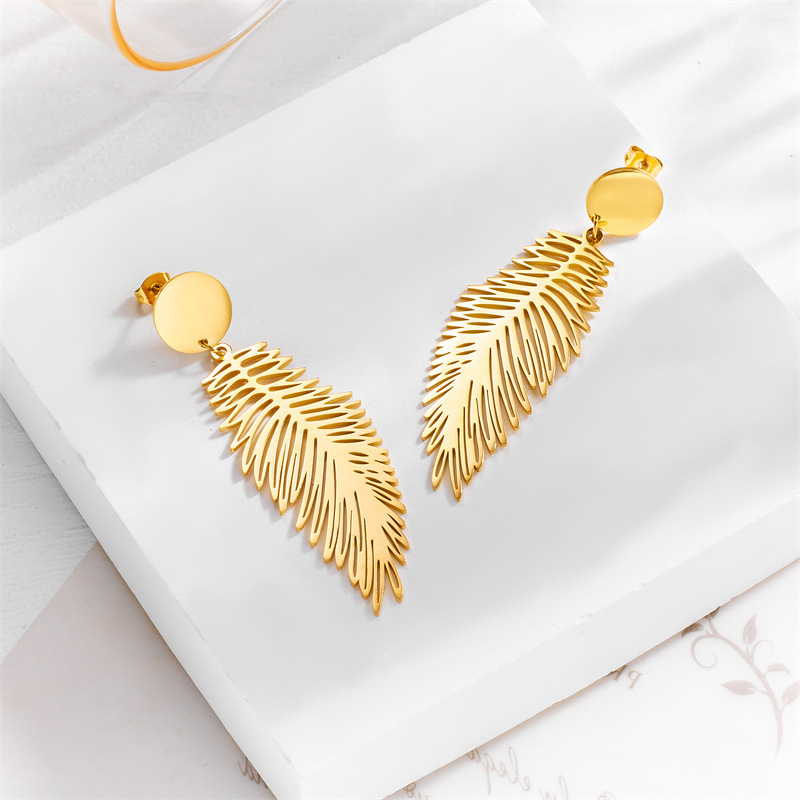 European and American style minimalist retro cool style long metal exaggerated feather pendant earrings creative and unique
