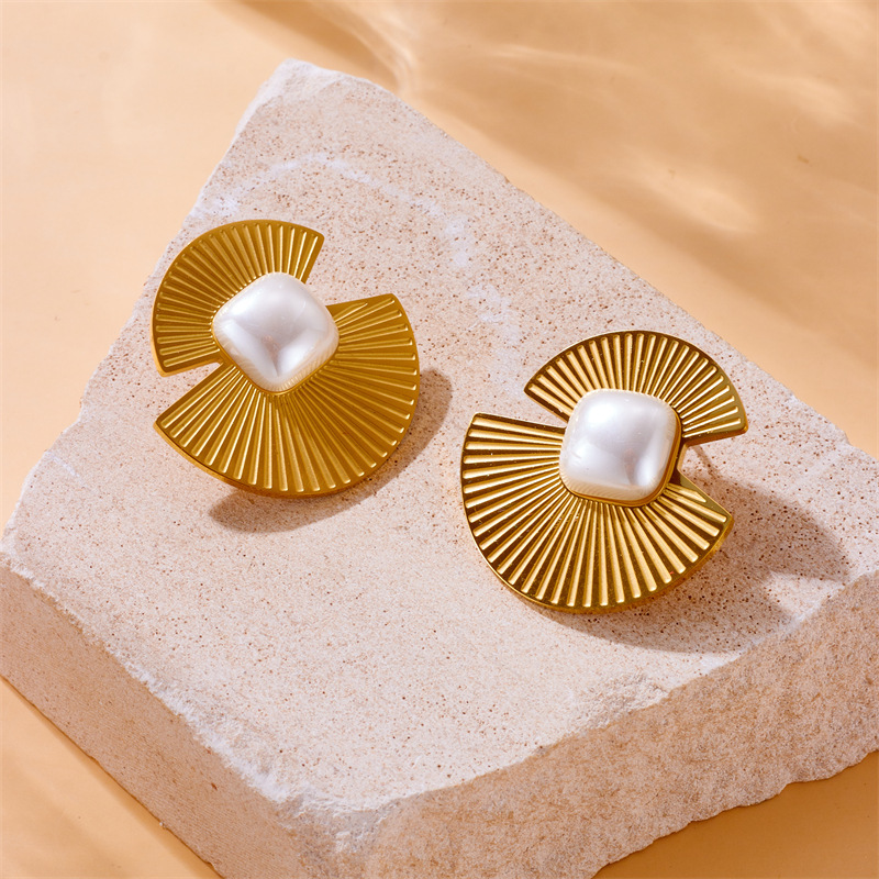 European and American style, retro and high-end, metal fan-shaped square pearl accessories, stainless steel jewelry earrings