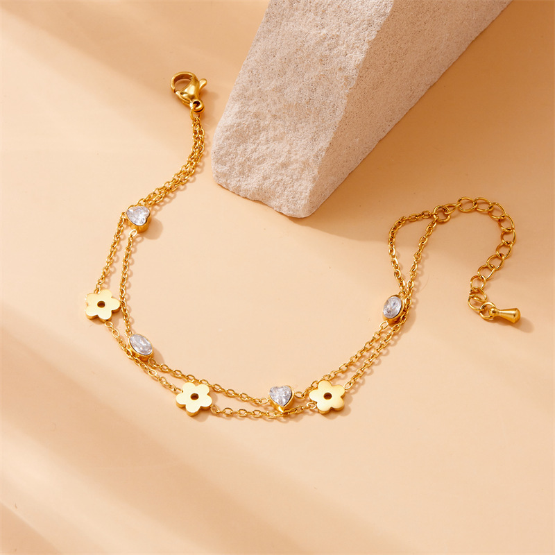European and American style minimalist design, rhinestone-encrusted oval heart and flower pattern, polished stainless steel gold-plated chain, double-layer bracelet.