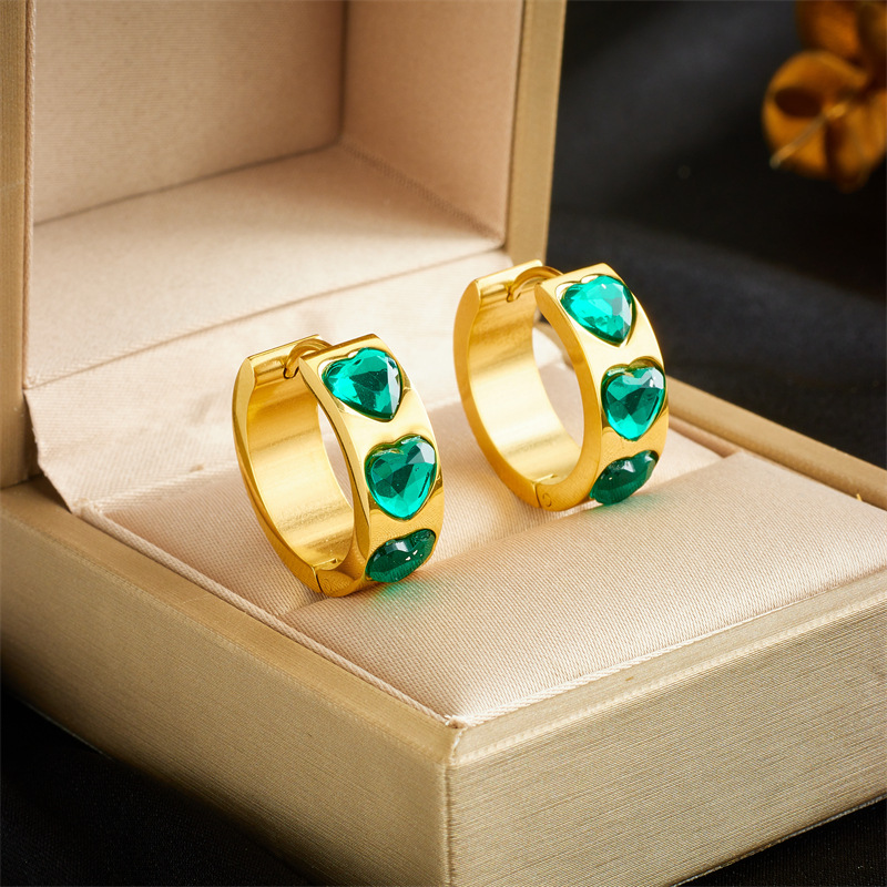 Cross-border fashion, light luxury, retro style, diamond-encrusted emerald heart-shaped glass rhinestone wide gold-plated round stainless steel earrings