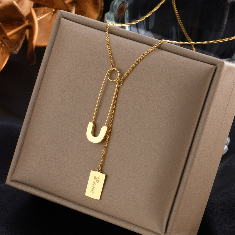 European and American fashion niche design metal chain square tag pin pendant simple and versatile minimalist style necklace