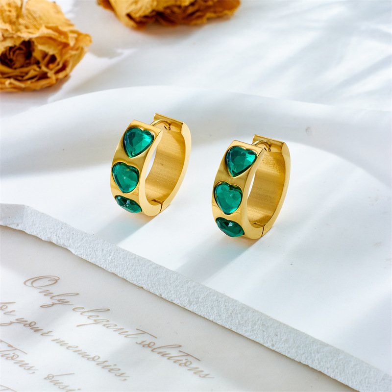 Cross-border fashion, light luxury, retro style, diamond-encrusted emerald heart-shaped glass rhinestone wide gold-plated round stainless steel earrings