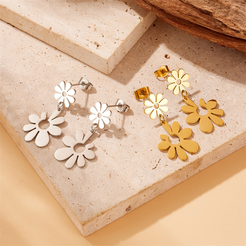 Cross-border fashion minimalist creative gold-plated stainless steel small flower open pendant accessories earrings
