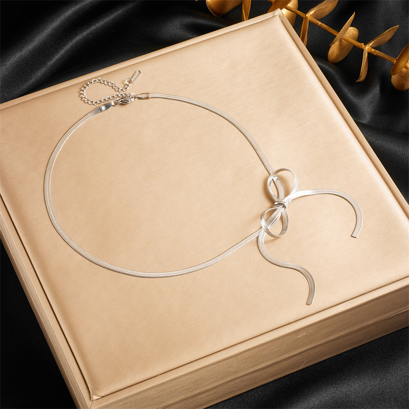 Korean style, fashionable, simple gold-plated stainless steel bow snake chain necklace