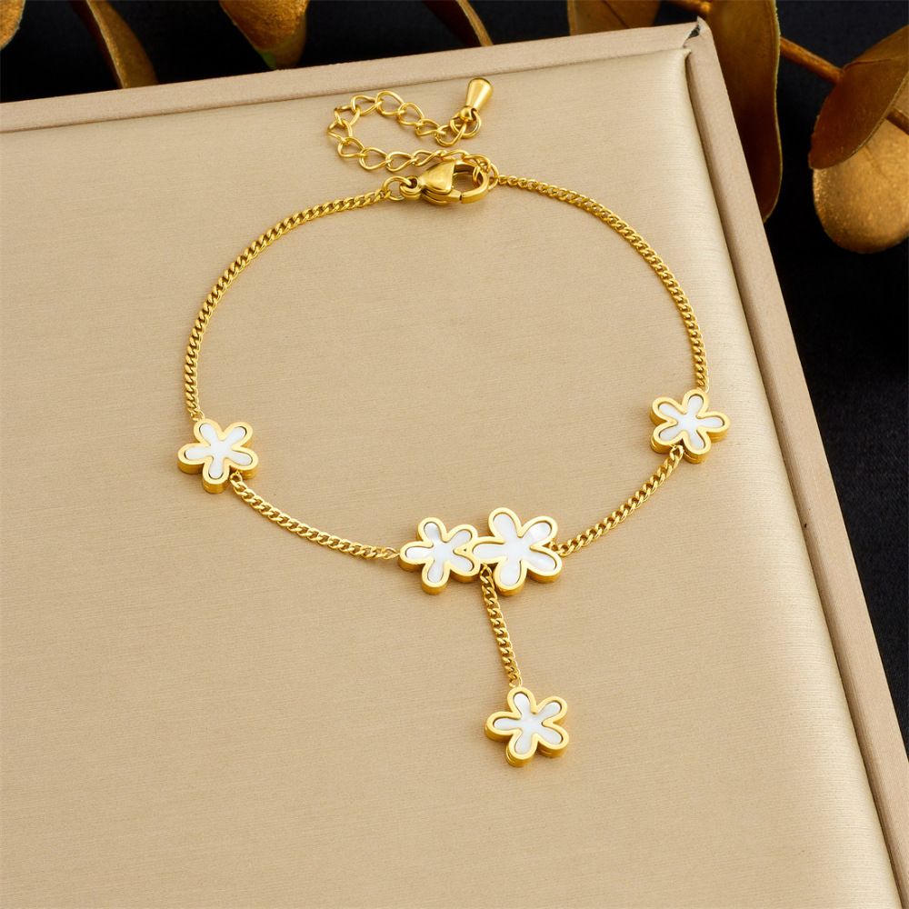 New cross-border minimalist and exquisite thin chain stainless steel bracelet with dripping lip geometric rhinestone butterfly accessory.