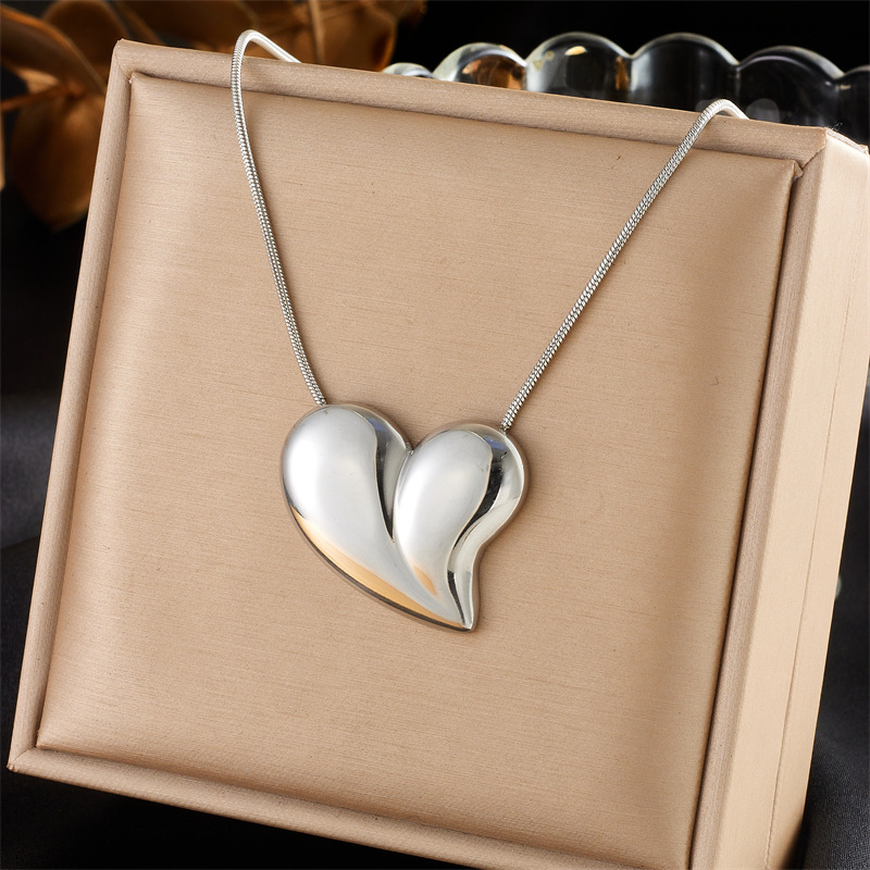European and American style high-end retro minimalist color-blocked glossy gold-plated stainless steel heart pendant chain jewelry necklace