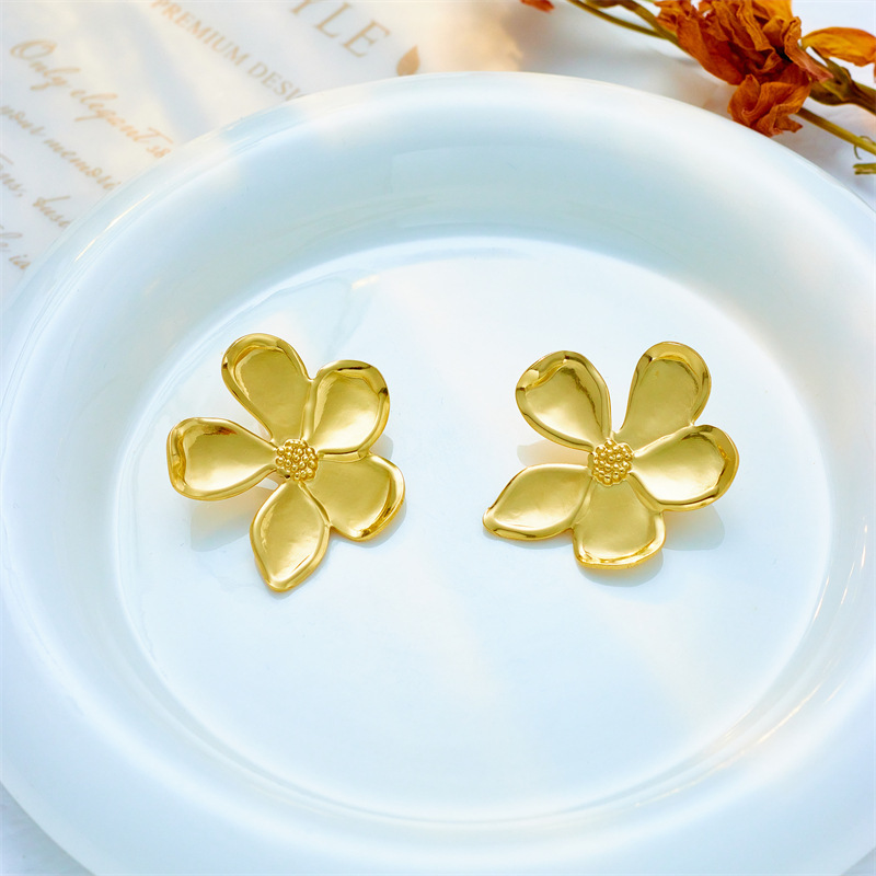 Korean style, trendy, niche design, elegant, simple, irregular metal five-petal flower titanium steel jewelry and accessories earrings