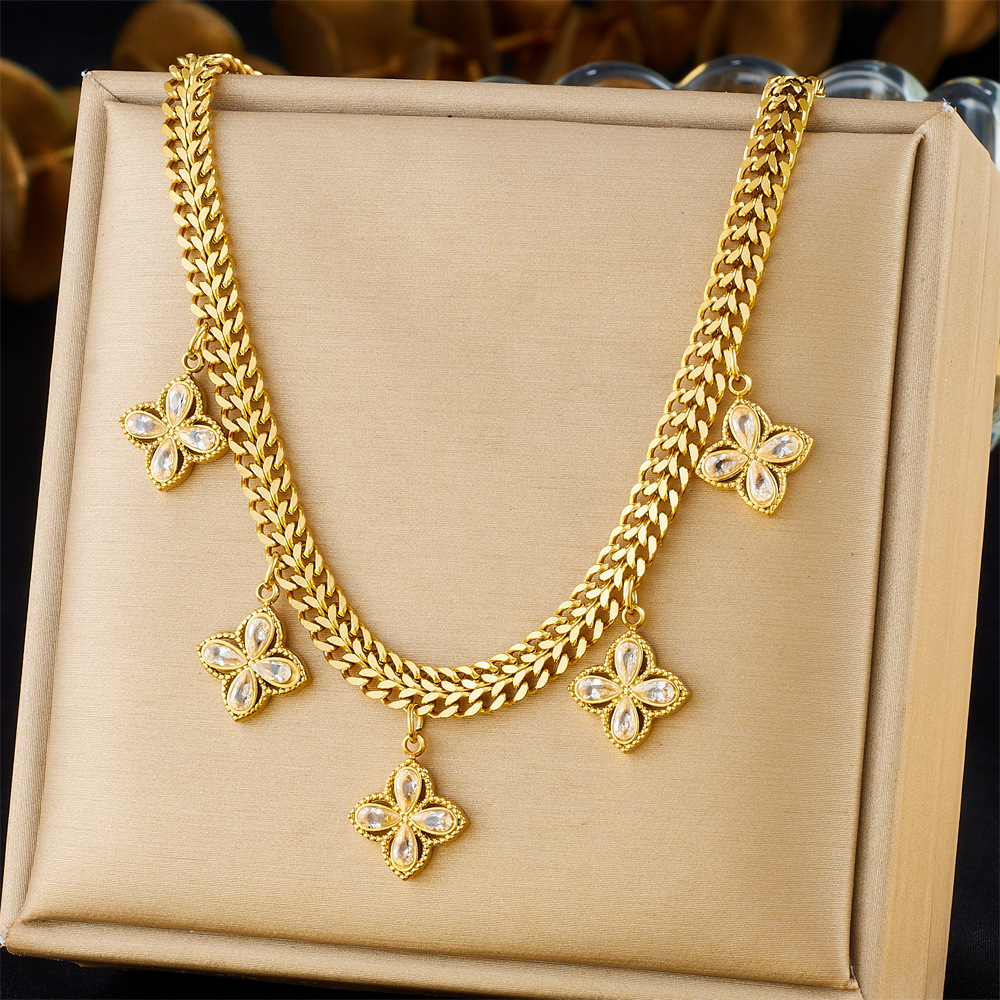 European and American style, high-end diamond-encrusted four-leaf clover pendant clavicle chain, gold-plated stainless steel snake bone necklace