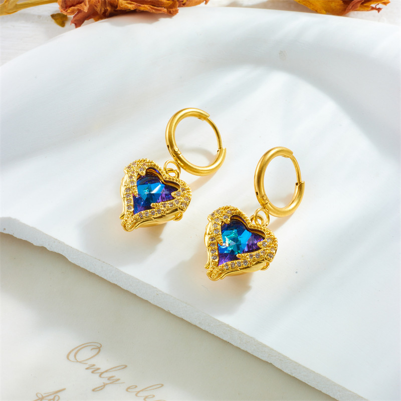 European and American niche design, high-end and elegant, diamond-encrusted blue and white heart wing pendant earrings