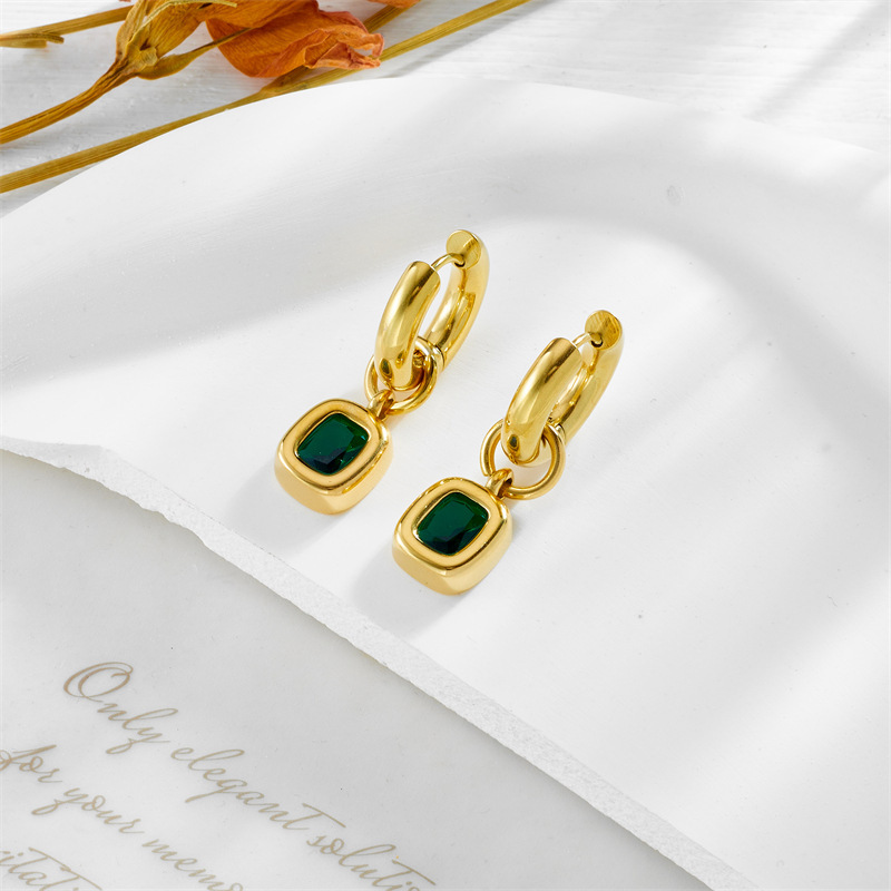 Fashionable, niche, retro, and luxurious emerald square rhinestone earrings, titanium steel geometric circle earrings