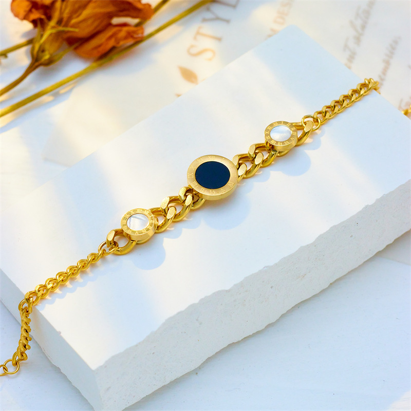 European and American style, commuting, simple, elegant, retro, high-end, versatile, irregular chain Roman round pendant titanium steel bracelet