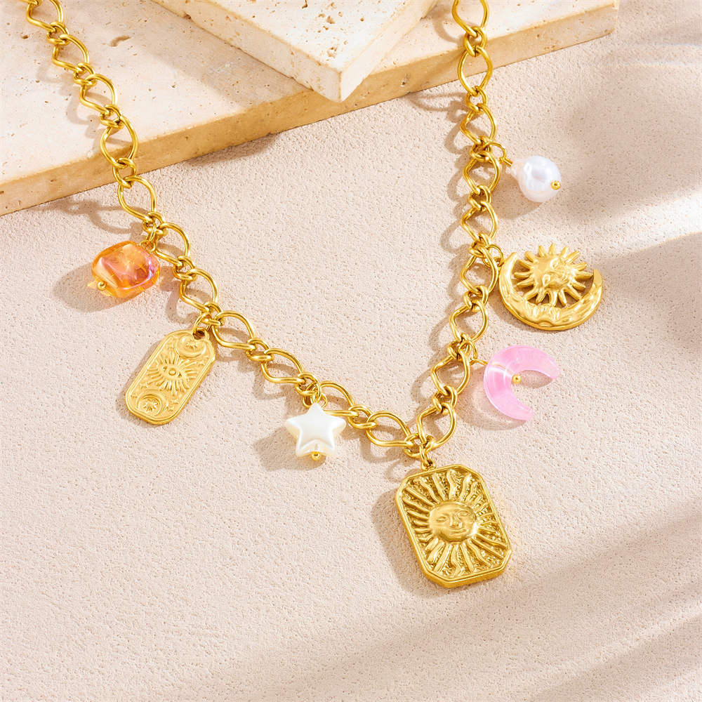 New cross-border fashion square-patterned sun and moon necklace, exotic stainless steel gold-plated accessory clavicle chain