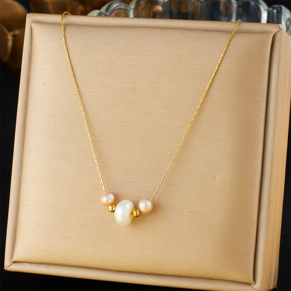Stylish new simple and versatile irregular-sized color-blocked pearl necklace with stainless steel chain for women.