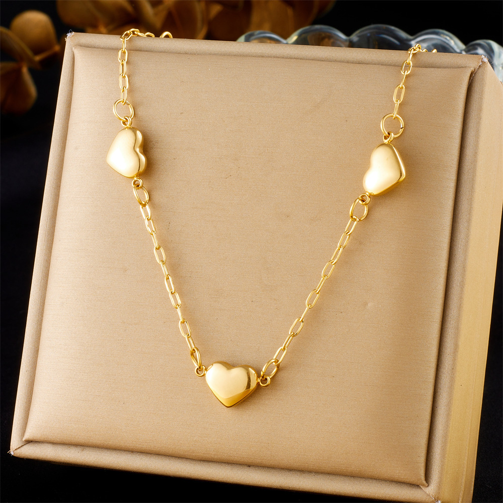 Cross-border fashion, simple and versatile textured glossy gold-plated heart and flower accessory chain stainless steel jewelry necklace