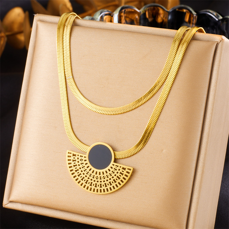 European and American style retro gold-plated stainless steel multi-layer chain fan-shaped geometric heart pendant jewelry necklace