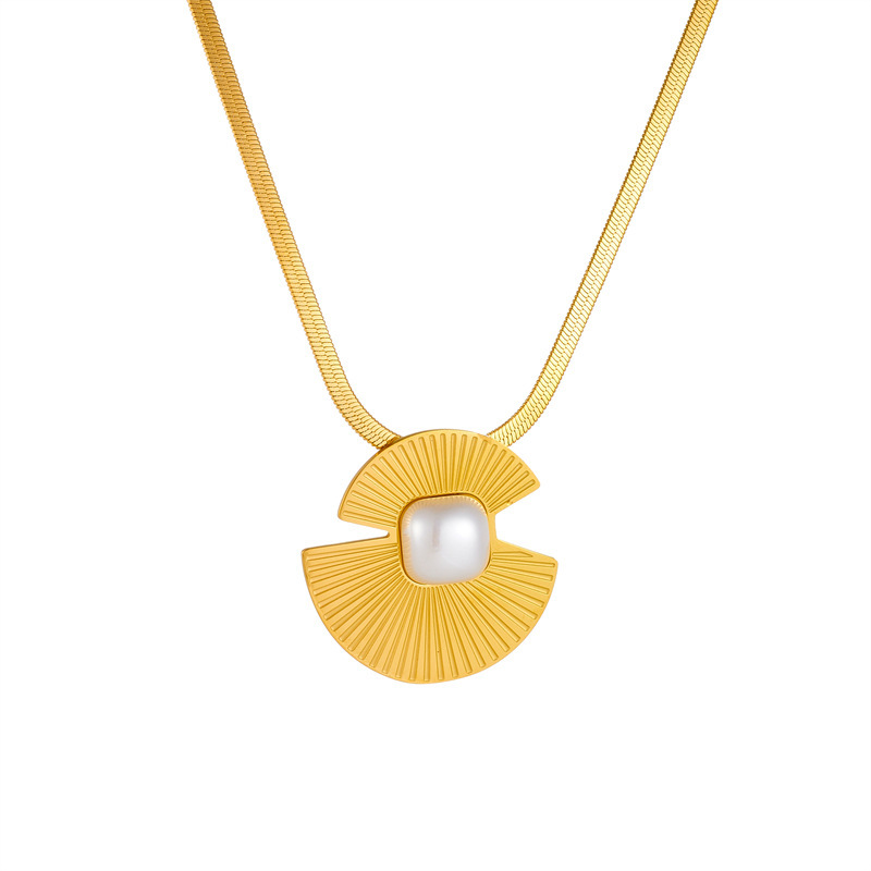 Cross-border fashion retro high-end minimalist cool style metal stainless steel gold-plated fan-shaped pearl pendant necklace