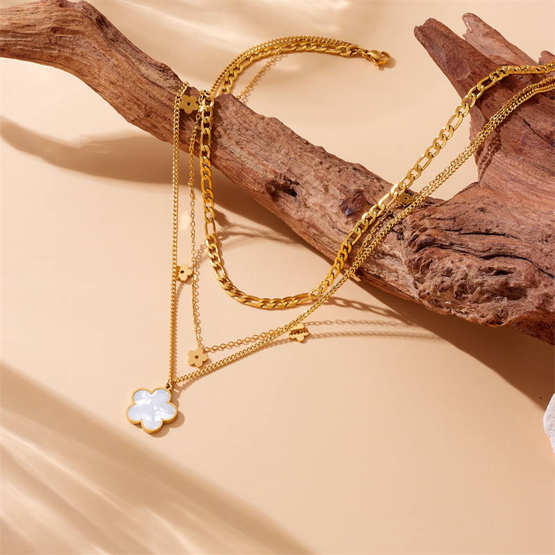 Korean style, fashionable, versatile, retro, gold-plated flower stainless steel pendant chain, multi-layered jewelry necklace.