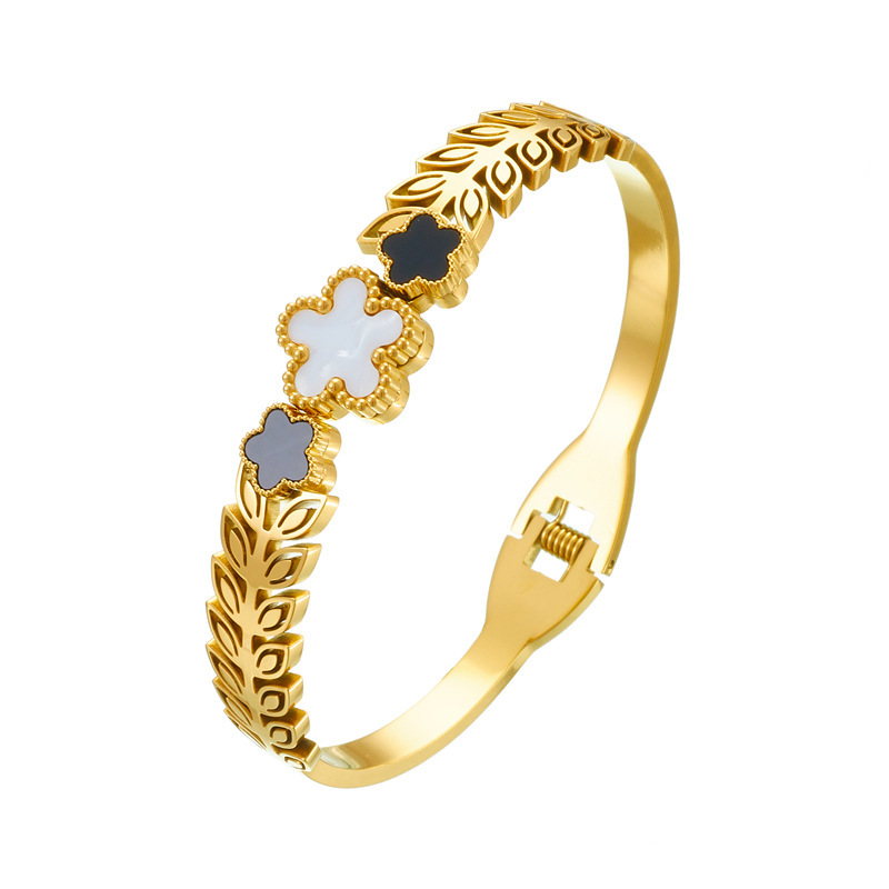 Stylish, retro-chic, minimalist black and white five-petal flower wheat ear gold-plated stainless steel jewelry bracelet