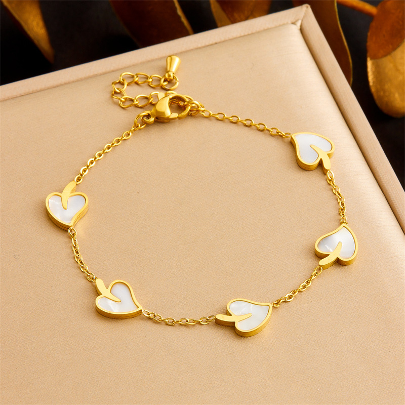 Fresh and elegant accessories, versatile white shell earrings, minimalist necklace and bracelet, stainless steel leaf set.