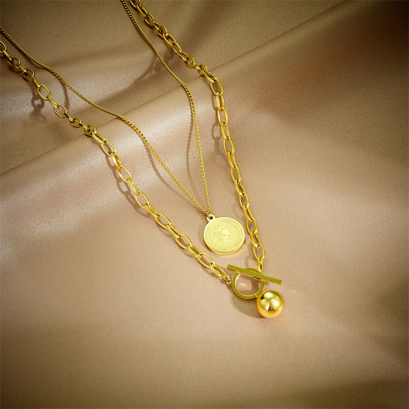 European and American style, minimalist, niche, retro, high-end multi-layered titanium steel round pendant necklace with printed portrait.