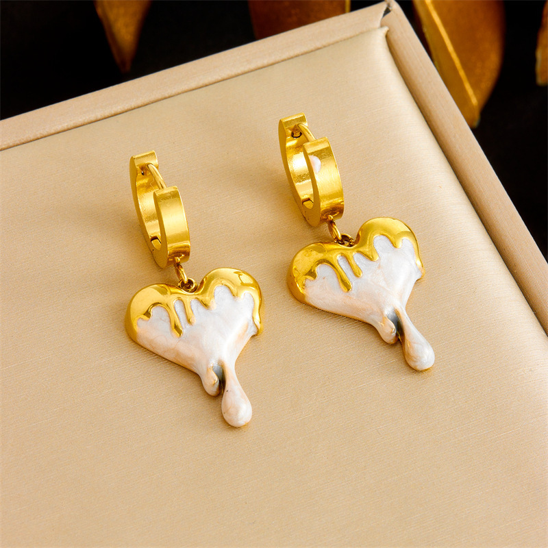 Cross-border fashion, high-end, Instagram-style gold-plated irregular heart pendant stainless steel necklace and earring set