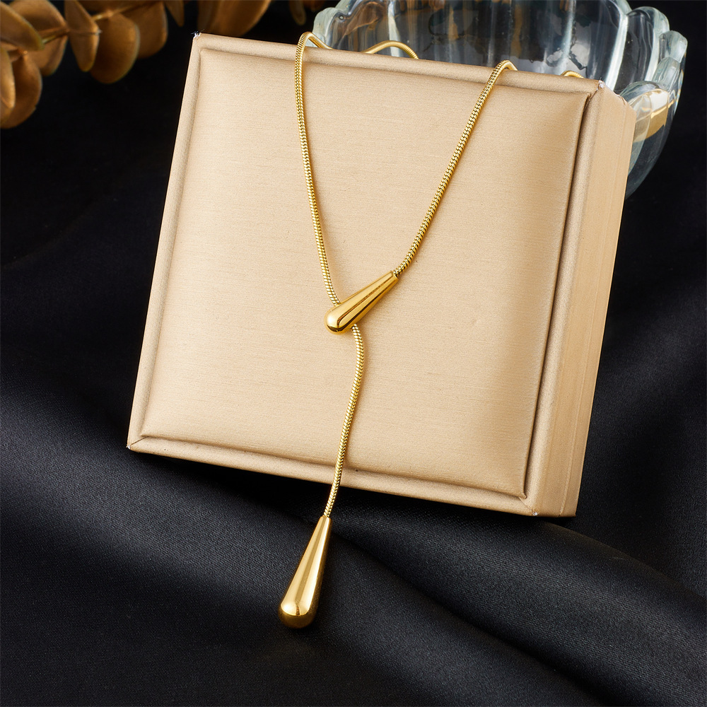 Cross-border fashion, minimalist style, versatile, cool-toned metal teardrop pendant chain stainless steel necklace with a unique design.