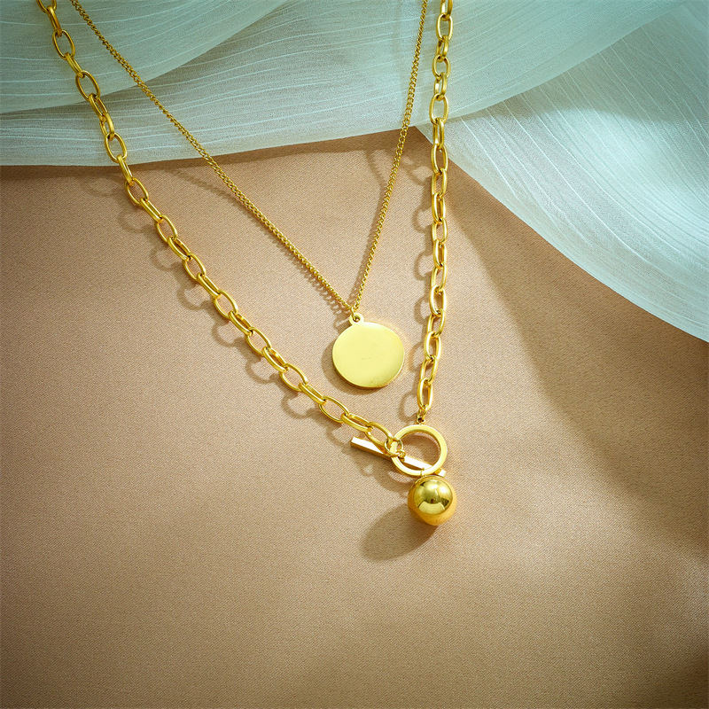 European and American style, minimalist, niche, retro, high-end multi-layered titanium steel round pendant necklace with printed portrait.