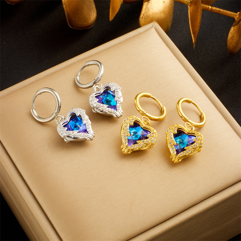 European and American niche design, high-end and elegant, diamond-encrusted blue and white heart wing pendant earrings