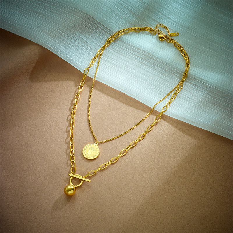 European and American style, minimalist, niche, retro, high-end multi-layered titanium steel round pendant necklace with printed portrait.