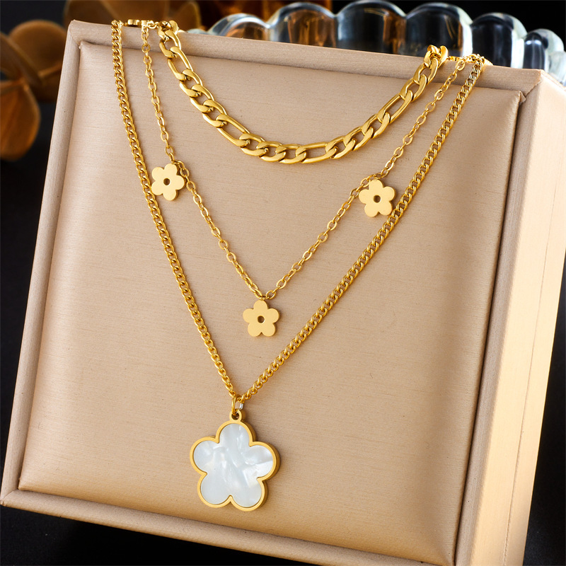 Korean style, fashionable, versatile, retro, gold-plated flower stainless steel pendant chain, multi-layered jewelry necklace.