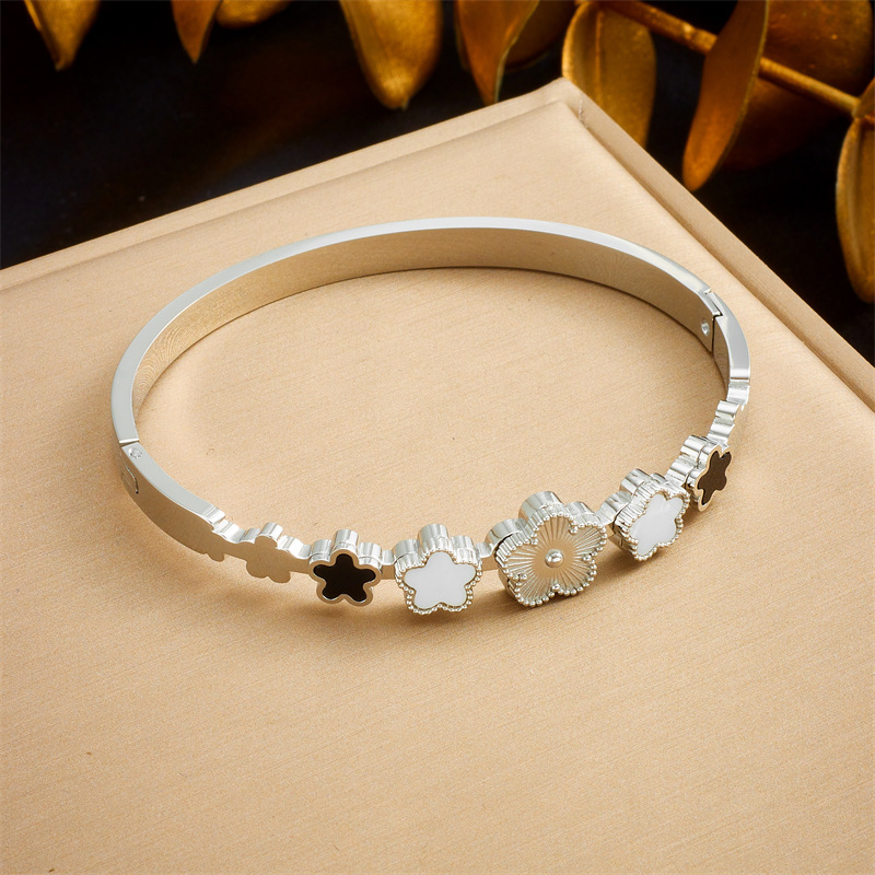 European and American style light luxury fashion plum blossom seashell non-fading versatile stainless steel jewelry bracelet