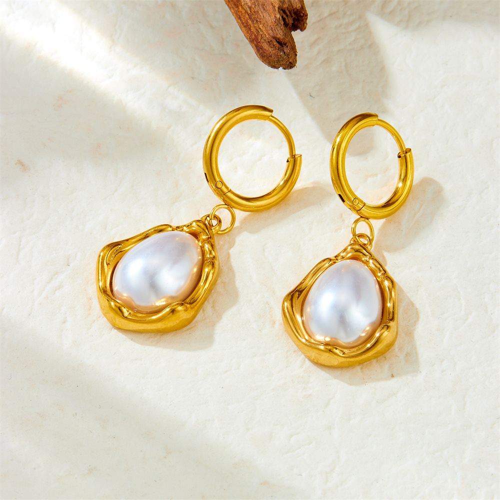 Fashionable retro French-style high-end gold-plated stainless steel large pearl teardrop pendant earrings