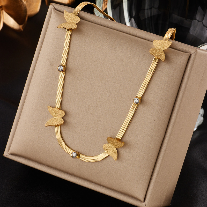 New fashionable and unique design titanium steel pendant clavicle chain with heart, butterfly, diamond, and lucky letter accessories.