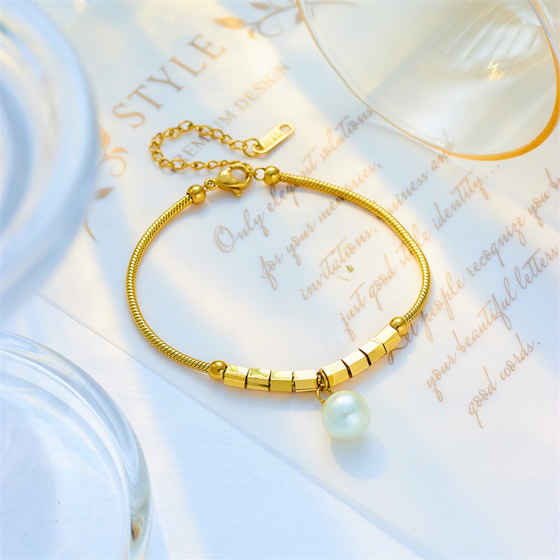 New European and American style, unique and creative titanium steel metal square imitation pearl pendant, spaced beaded chain bracelet