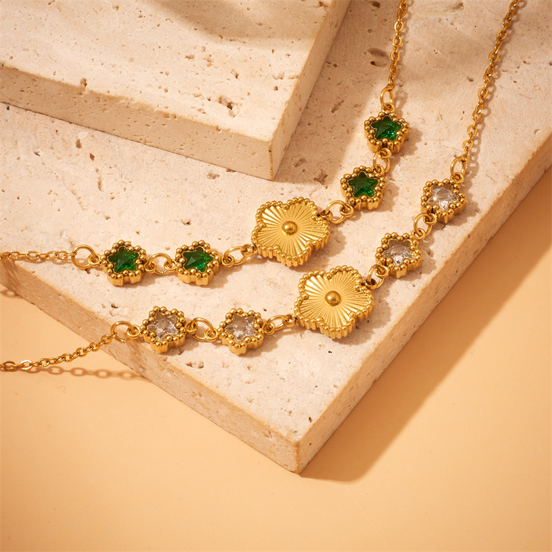 European and American style niche retro temperament versatile diamond-encrusted gold-plated plum blossom stainless steel accessory chain bracelet