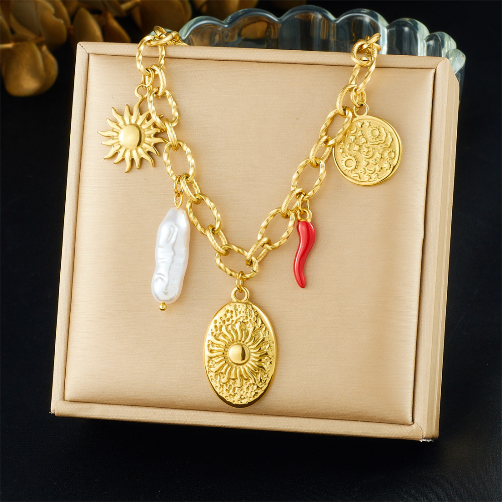 European and American cross-border fashion personalized oval plaque embossed sun pattern pendant gold-plated stainless steel pearl chili pepper necklace