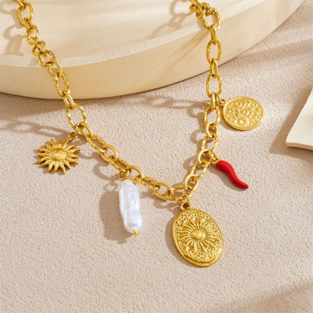 European and American cross-border fashion personalized oval plaque embossed sun pattern pendant gold-plated stainless steel pearl chili pepper necklace