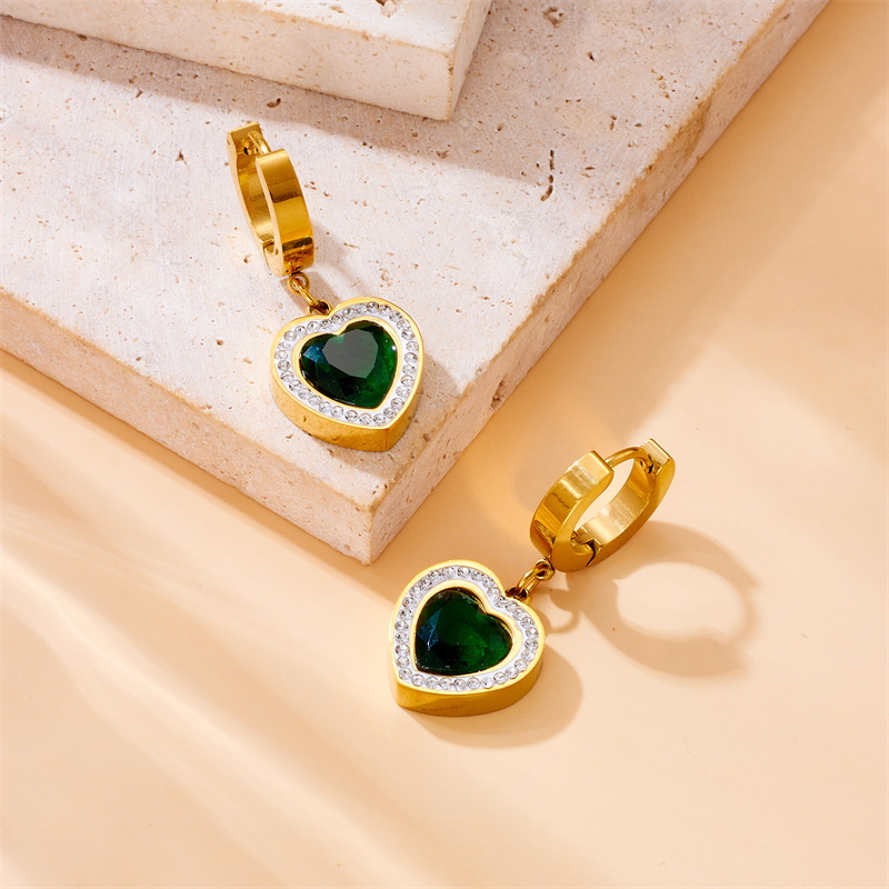 European and American style, simple and unique diamond-encrusted heart pendant stainless steel jewelry earrings